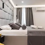 10 Heritage Apartment *